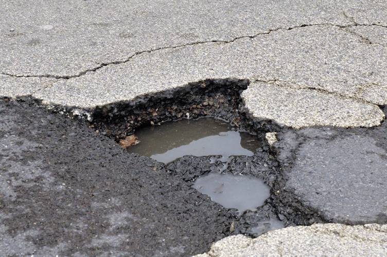 Pothole along Torquay Road, Newton Abbot