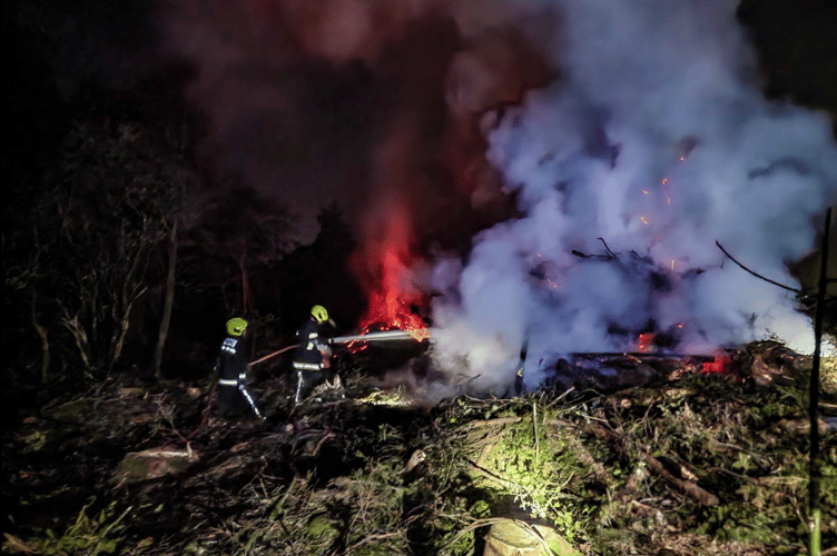 Fire crews tackle blaze at Vennford Reservoir