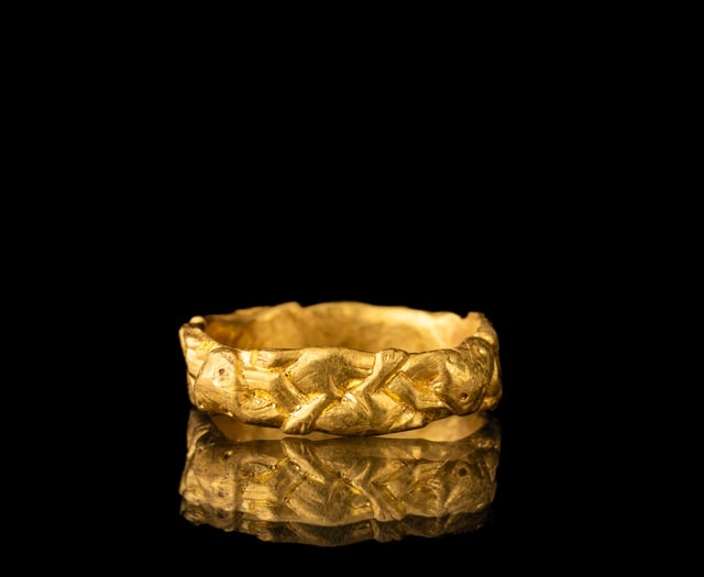 Exeter museum acquires rare Wembworthy Anglo-Saxon gold ring
