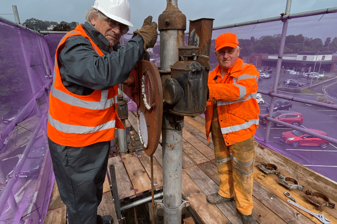 Bill Gadd (left) and Trevor Hodgson (right) working on the gantry.