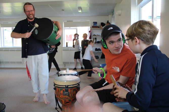 Orchard Manor school drumming workshop 