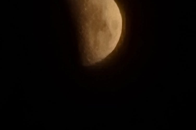 Another of Nicola's photos of the lunar eclipse taken at 5,30am. 